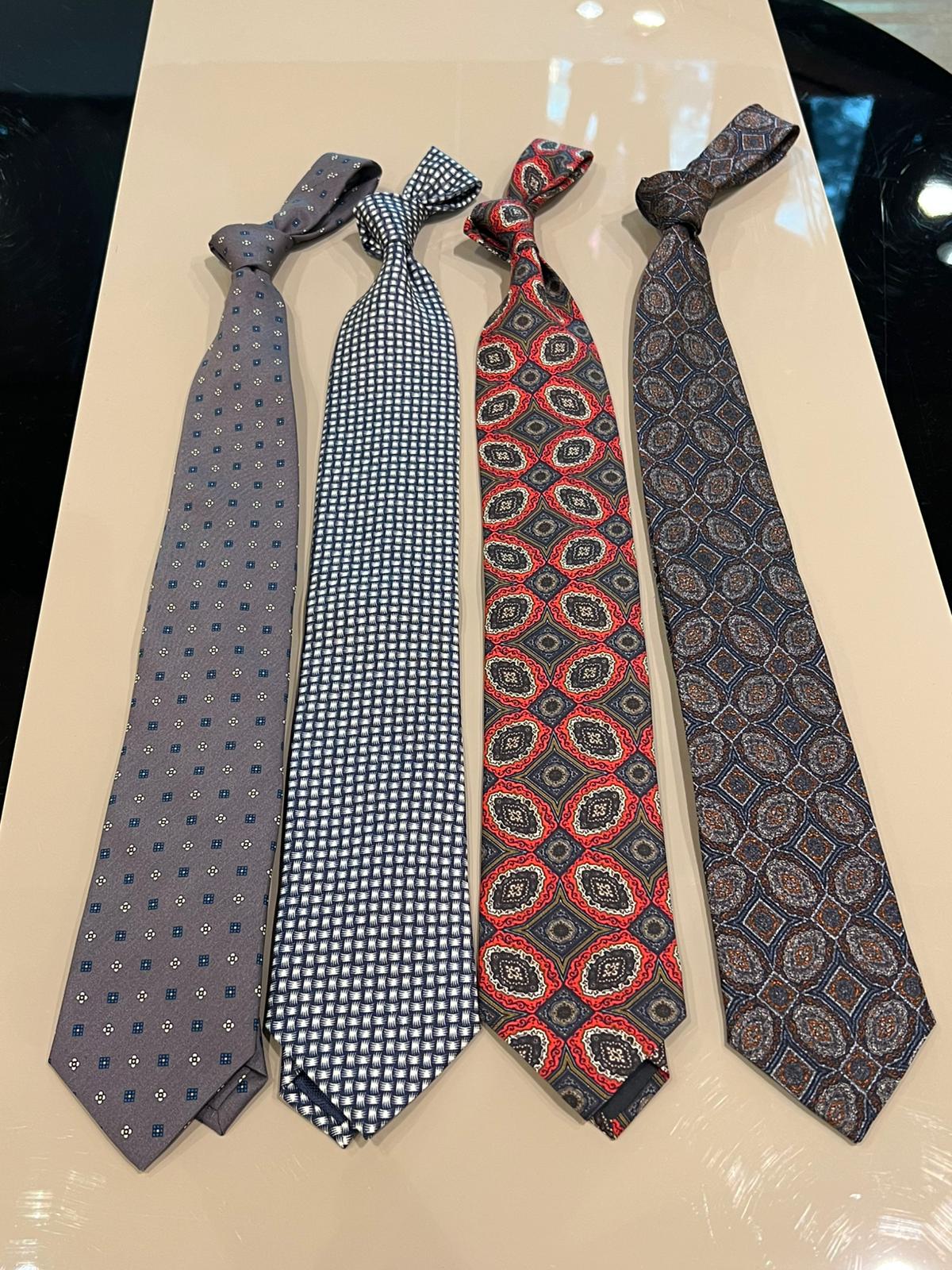 Seidenkrawatte Medaillon